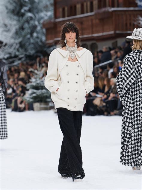 chanel outerweat winter 2019|Chanel fashion week.